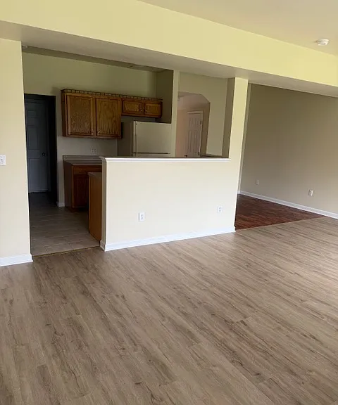 355 Channing Dr — Photo 5