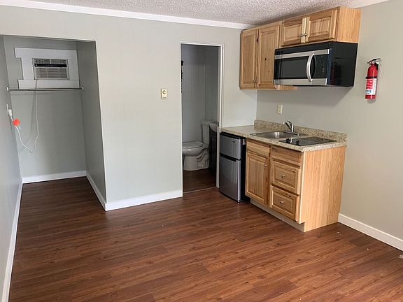 5th image of 1124 W Park St APT 2