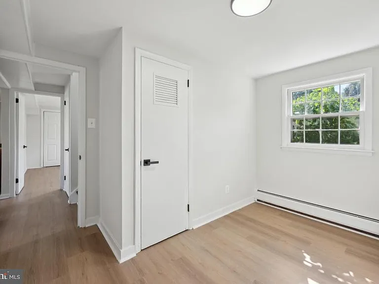 747 Hedy Ave — Photo 21