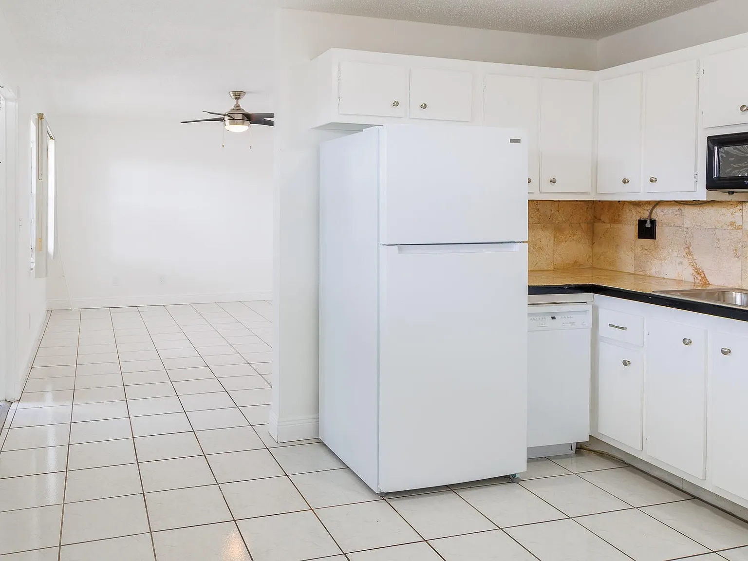 2 bed, 2.0 bath, 730 sqft, $1,850 — Photo 4