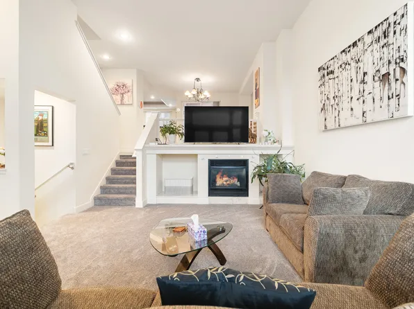 1522 NE 65th Ave, Hillsboro, OR 97124