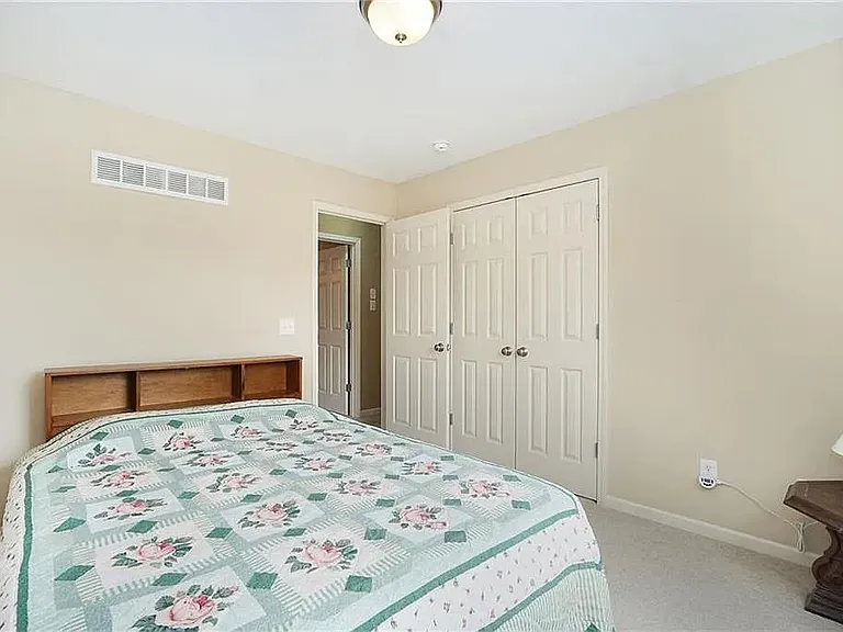 8008 NW 70th St — Photo 13