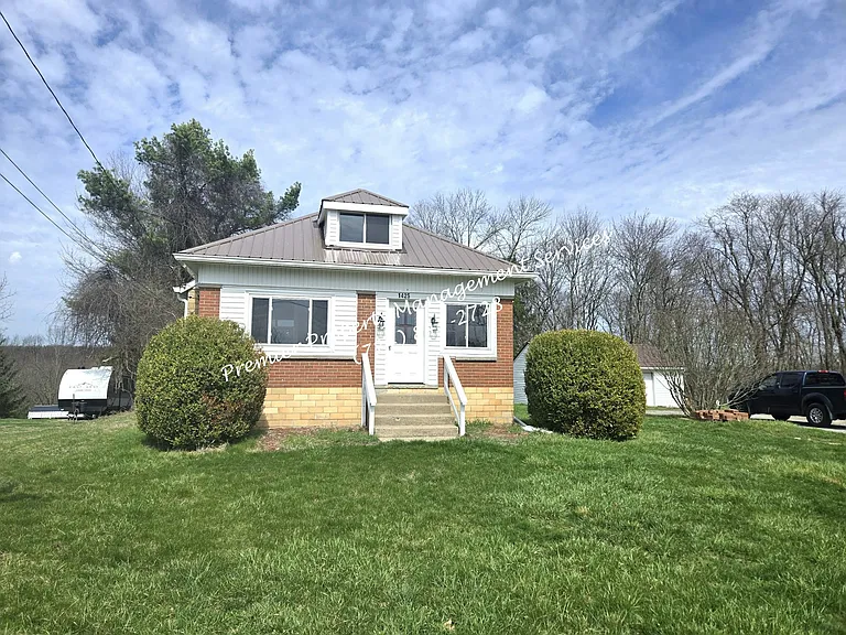1425 Barclay Hill Rd — Photo 1