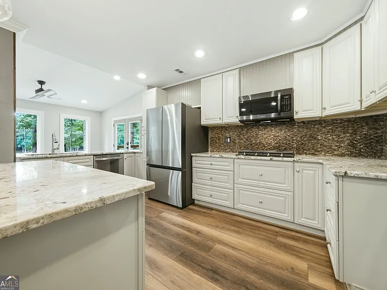 250 Aspen Way — Photo 27