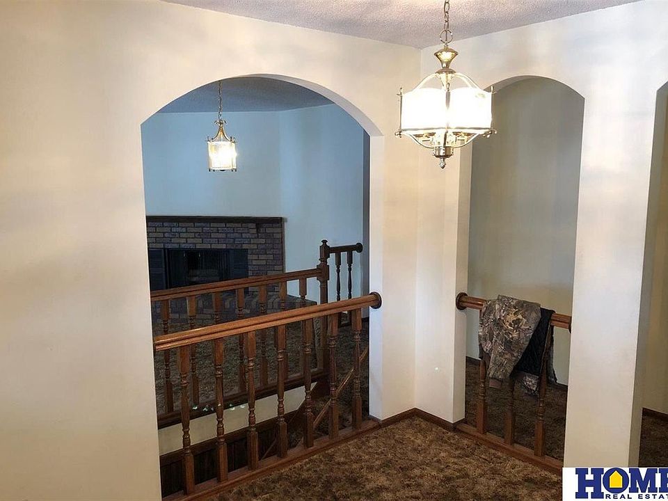 1st image of 2821 S 52nd St