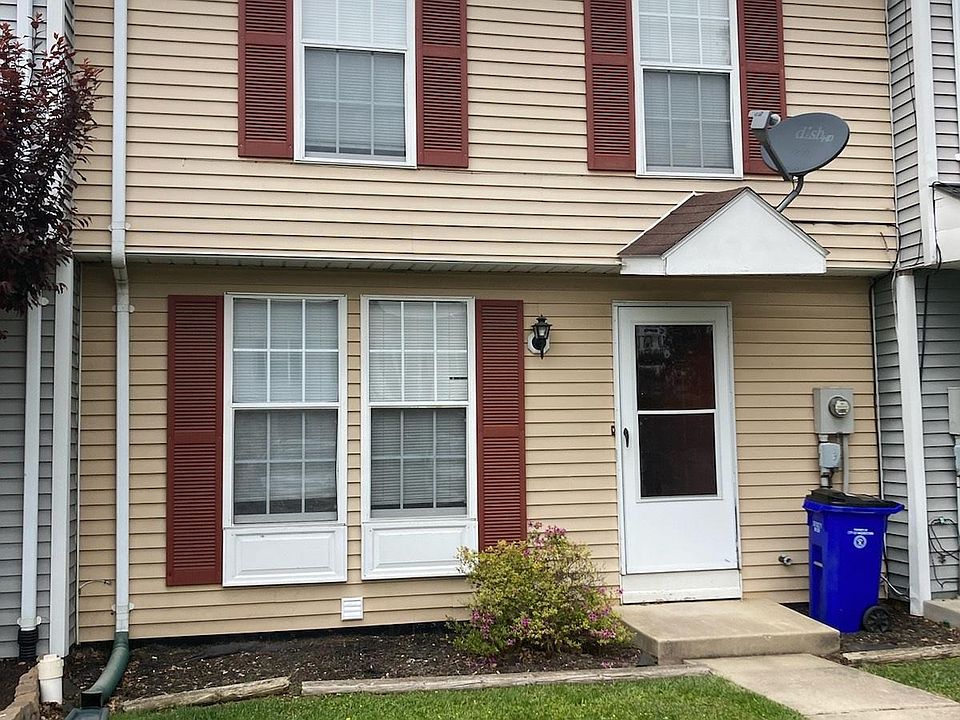 1st image of 223 Lily Ct