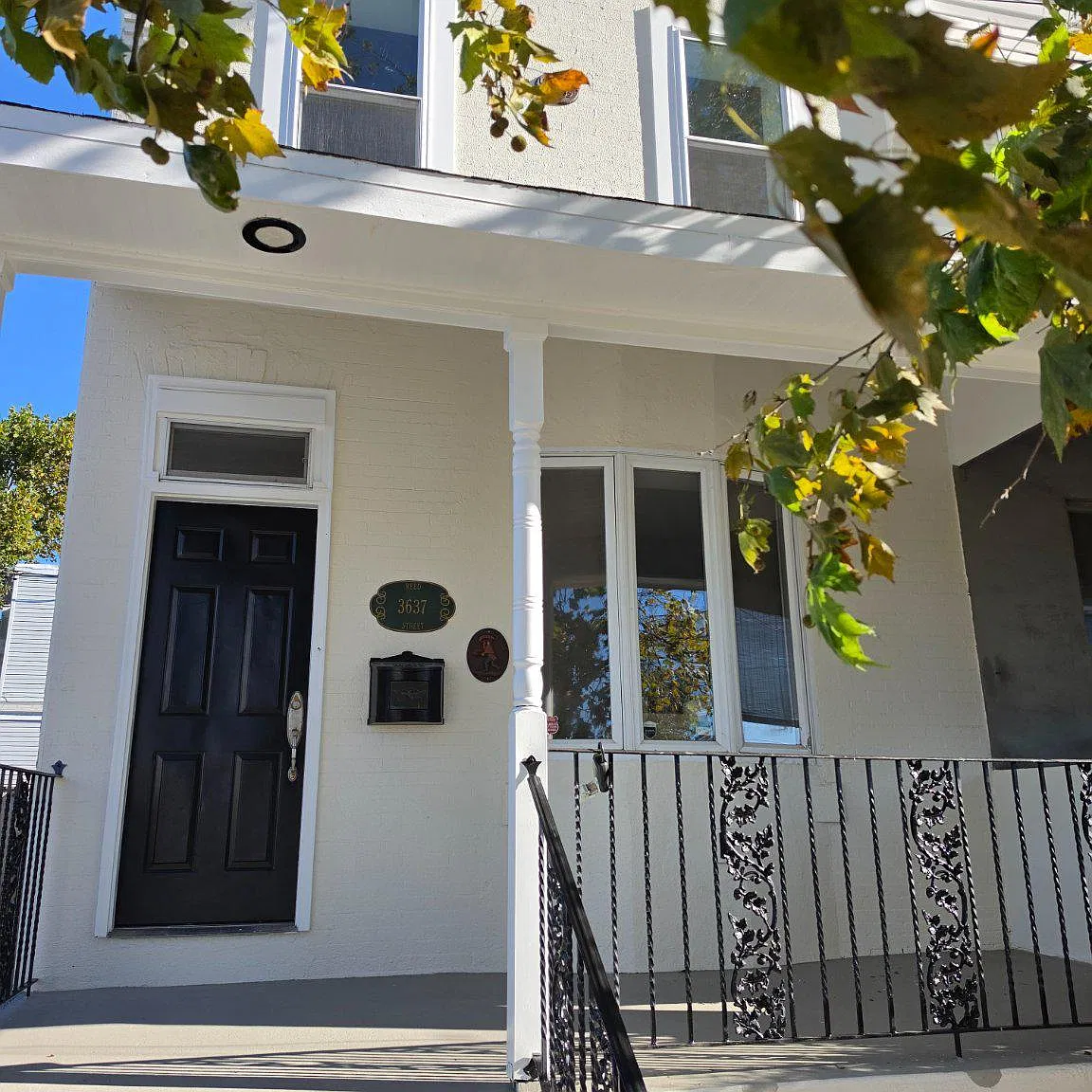 3 bed, 2.0 bath, 1076 sqft, $2,100 — Photo 2