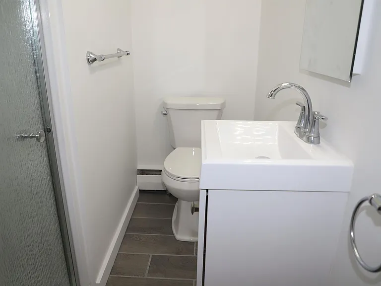 271 W Maple Rd #5 — Photo 10