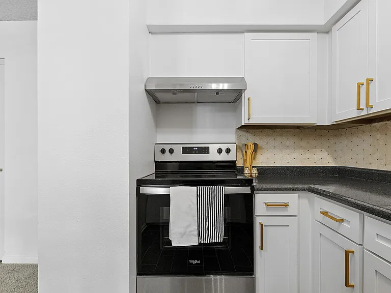 1020 15th St #16G — Photo 14