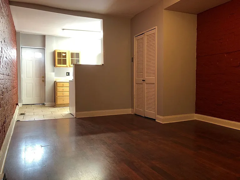 3242 Barclay St — Photo 6