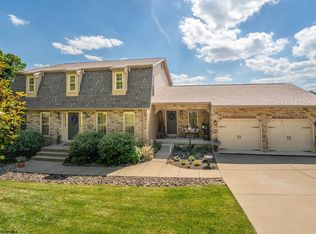 25 Garden Ln, Morgantown, WV 26501
