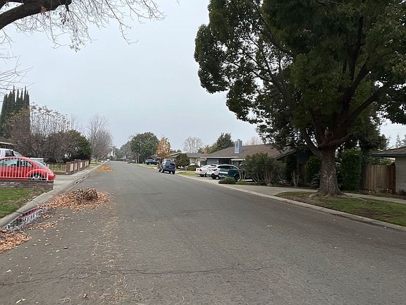 5th image of 4211 Oak Ct