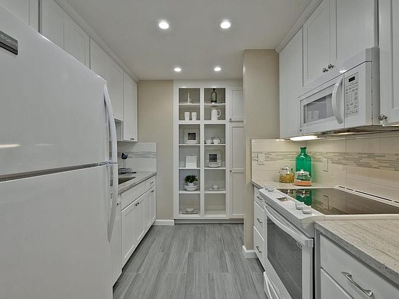 2nd image of 505 Cypress Point Dr Unit 234