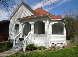 518 N Madison St, Clinton, IL 61727