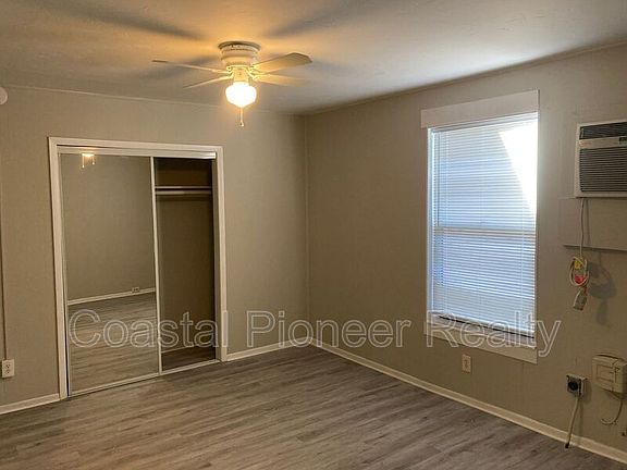 3rd image of 2004 2nd Ave E #2