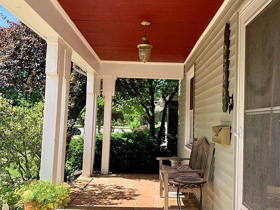 2nd image of 2320 Erskine Blvd