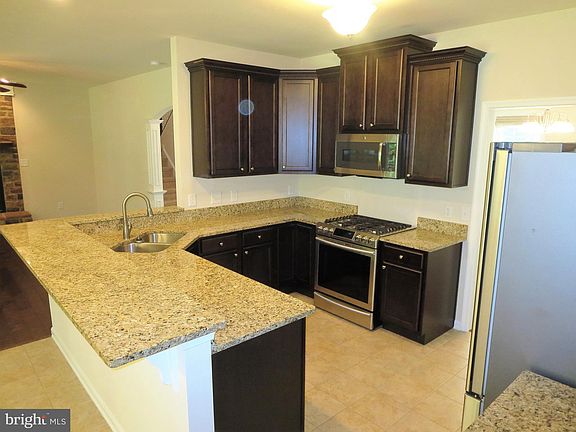 4th image of 410 Tulip Poplar Ln #A