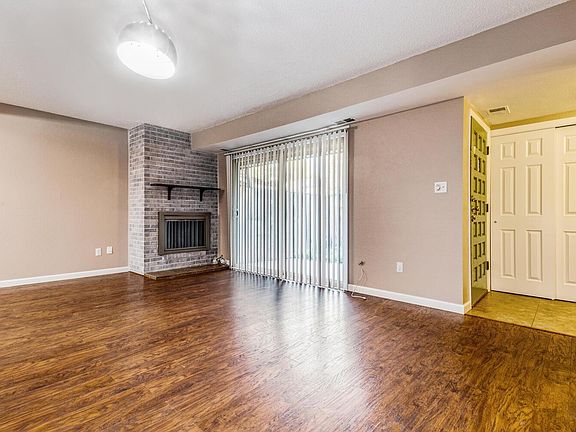 3rd image of 7995 E Mississippi Ave