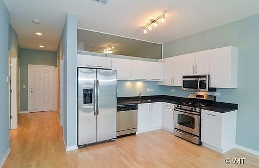 3rd image of 2668 N Halsted St APT 301