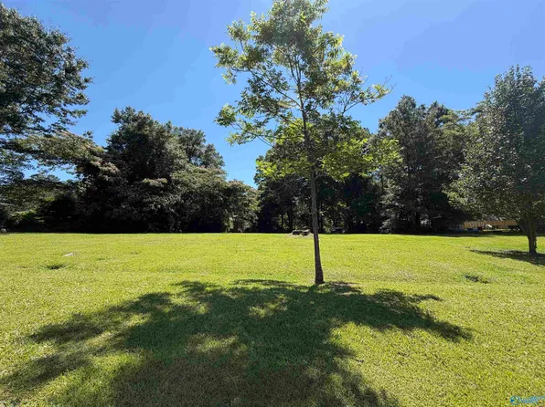 47 Summit Dr, Gadsden, AL 35901