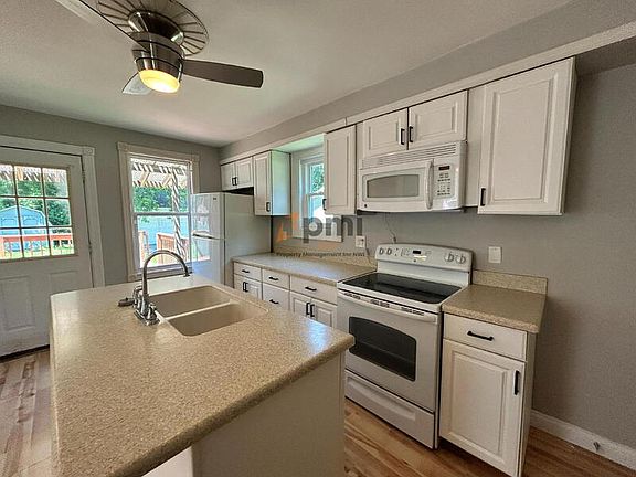 3rd image of 257 S 20th St