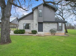 572 Bugtussle Ln, Luling, TX 78648