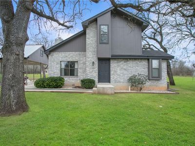 572 Bugtussle Ln, Luling, TX, 78648