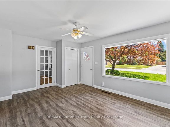 3rd image of 162 Main St E