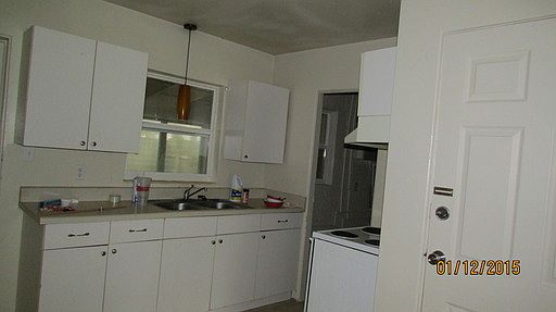 3rd image of 102 E 23rd St