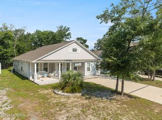 129 NW 9th St, Oak Island, NC 28465