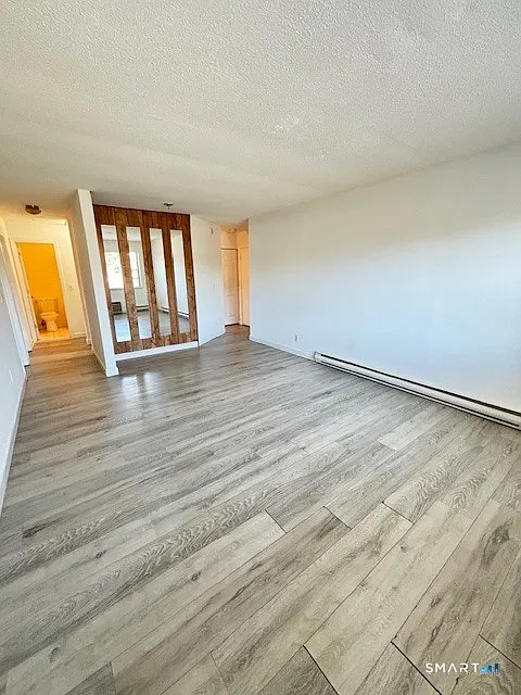 2 bed, 1.0 bath, 800 sqft, $2,050 — Photo 4