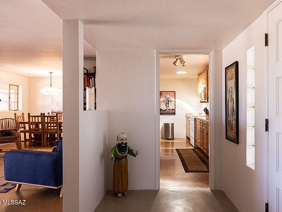 4th image of 2550 W Camino Del Sur