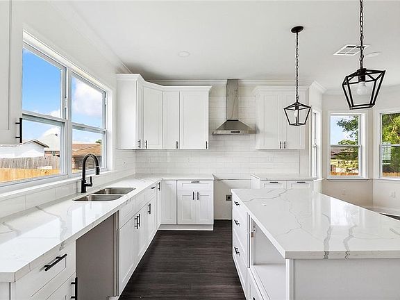 5th image of 7549 Tricia Ct