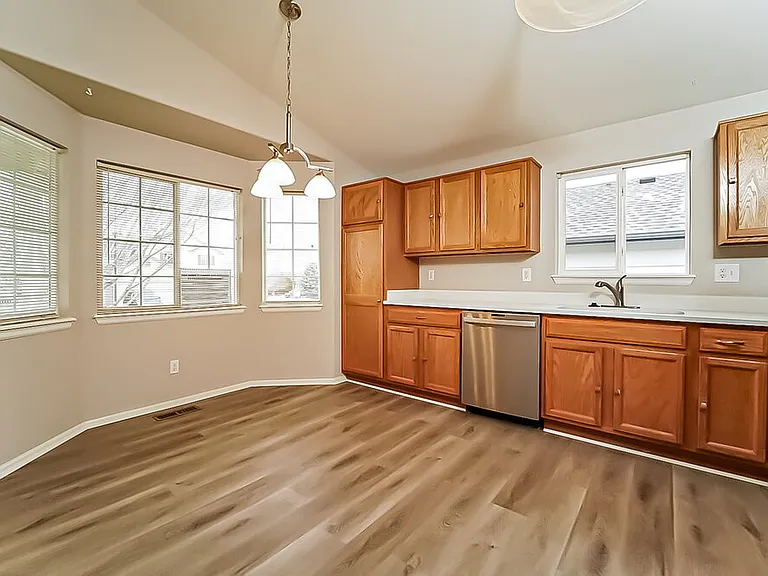 18284 Michigan Creek Way — Photo 9