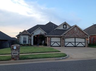 2621 SE 8th St, Moore, OK 73160