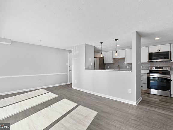 4th image of 504 Philmont Dr APT 8