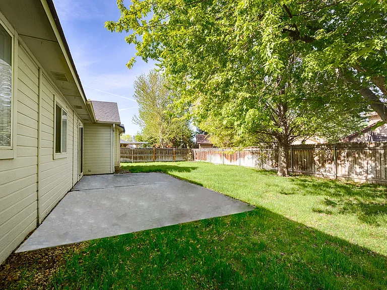 2173 S Petra Ave — Photo 22