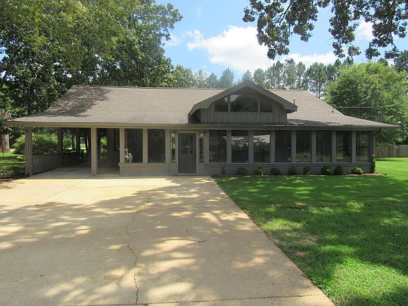 3rd image of 1205 Moss Hill Dr