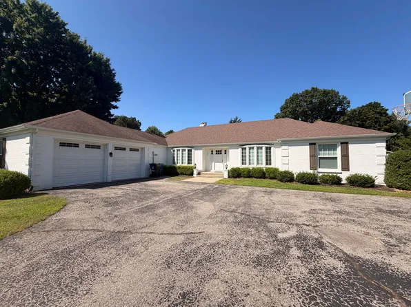 357 Shore Haven Dr SE, Grand Rapids, MI 49546
