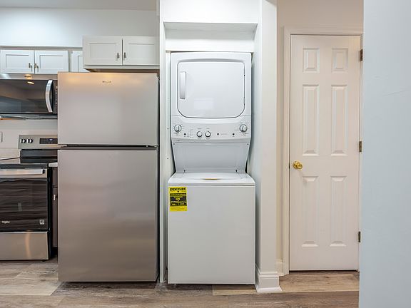 5th image of 5347 Ames St NE