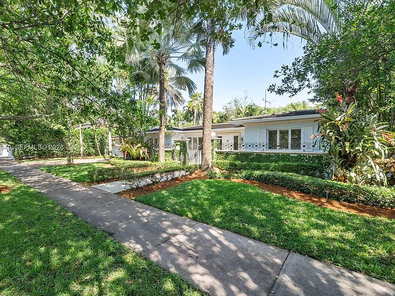 1037 Alfonso Ave — Photo 13