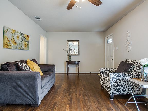 4th image of 10436 Desdemona Dr