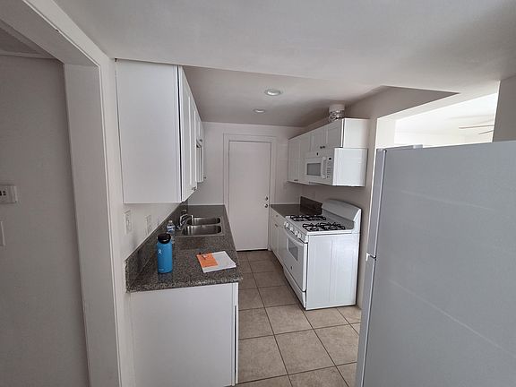 4th image of 9215 N 13th Pl APT 5