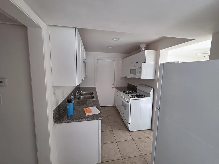 9215 N 13th Pl #5 — Photo 4
