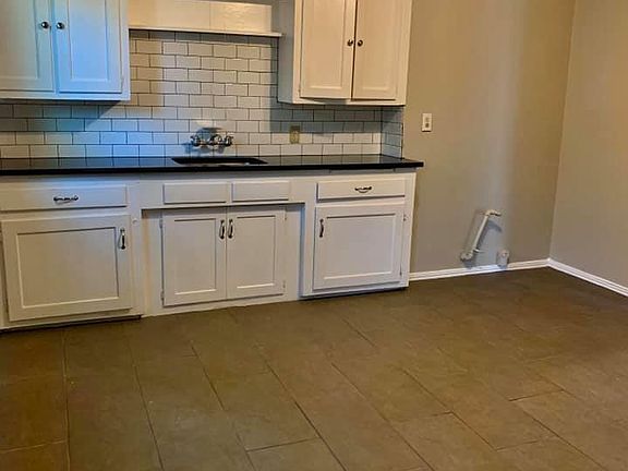 4th image of 3808 Cumberland Ave