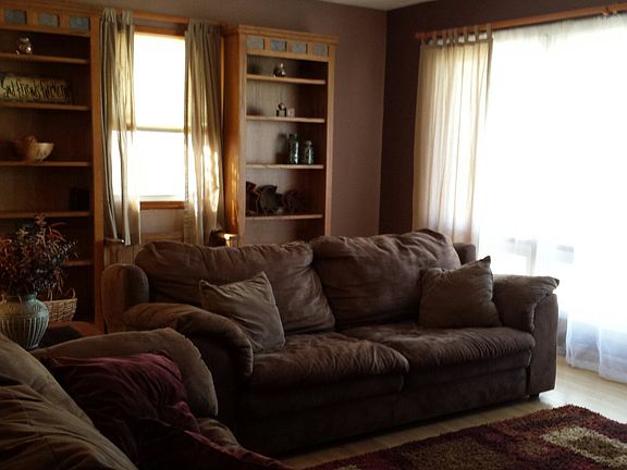 Spacious living room