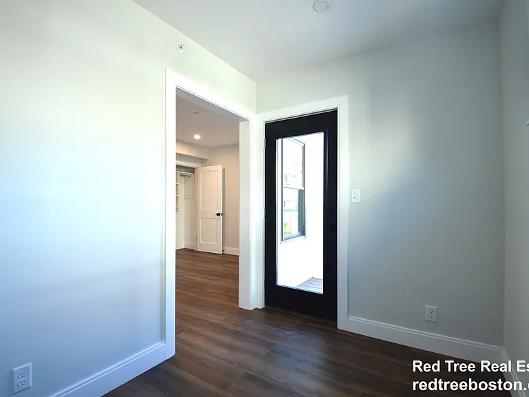 35 Hunnewell Ave #3 — Photo 9