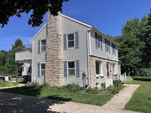 2nd image of 4207 Bainbridge St