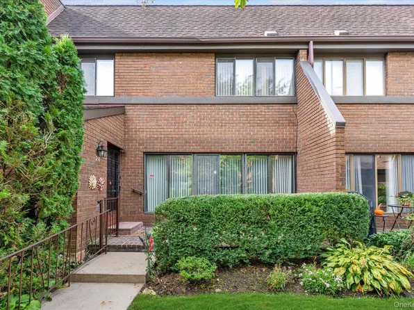 28 Spring Hollow, Roslyn, NY 11576