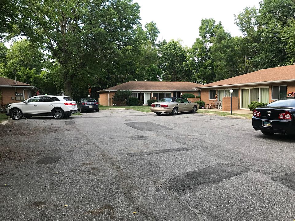 2nd image of 219 7th St #4